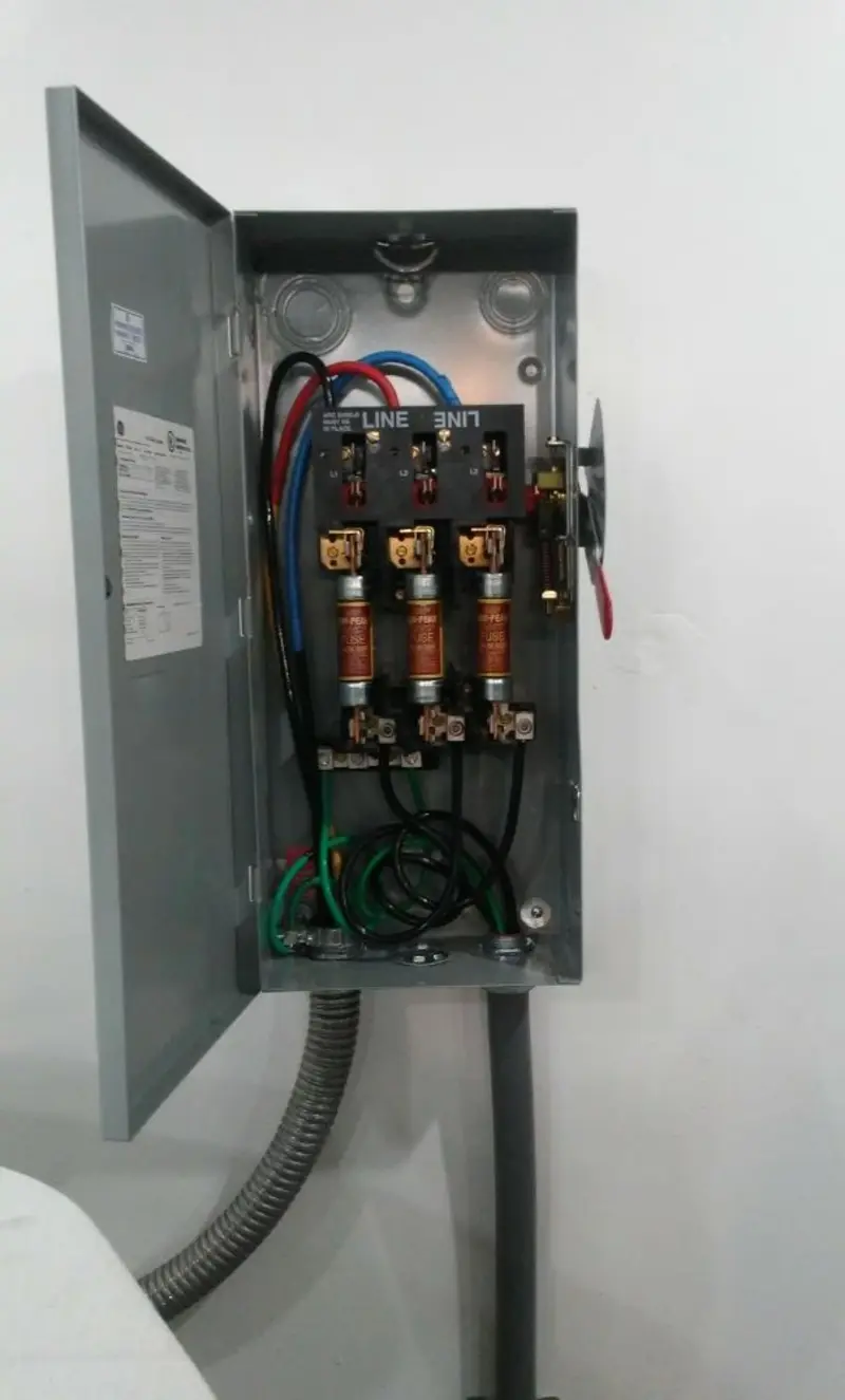Three-phase disconnect switch installed for Smoke Detector Installation in Brentwood